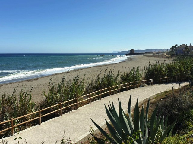 2 Slaapkamer Rijtjeshuis in Casares Playa