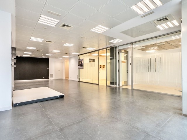 Commercial, Mijas Costa