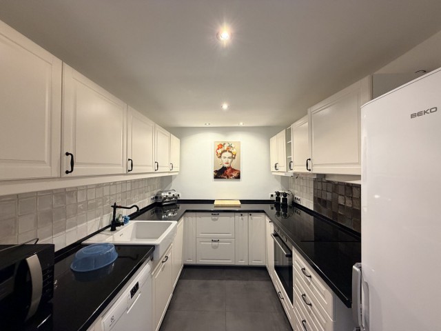 Apartment, La Quinta, R5286985