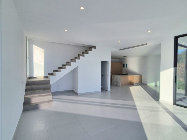 3 Bedrooms Villa in Cerros del Aguila