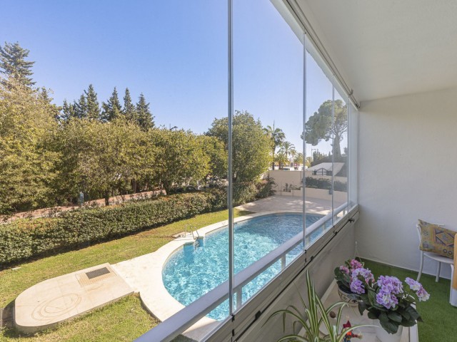 Apartamento con 4 Dormitorios  en Nueva Andalucía