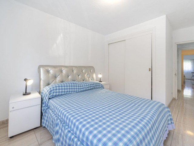 Apartamento con 4 Dormitorios  en Nueva Andalucía