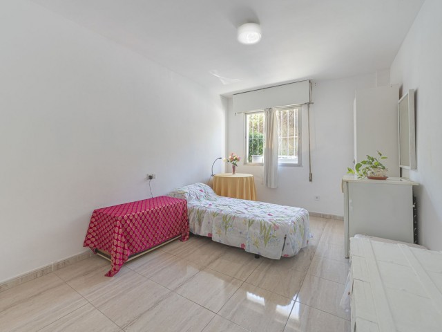 Apartamento con 4 Dormitorios  en Nueva Andalucía