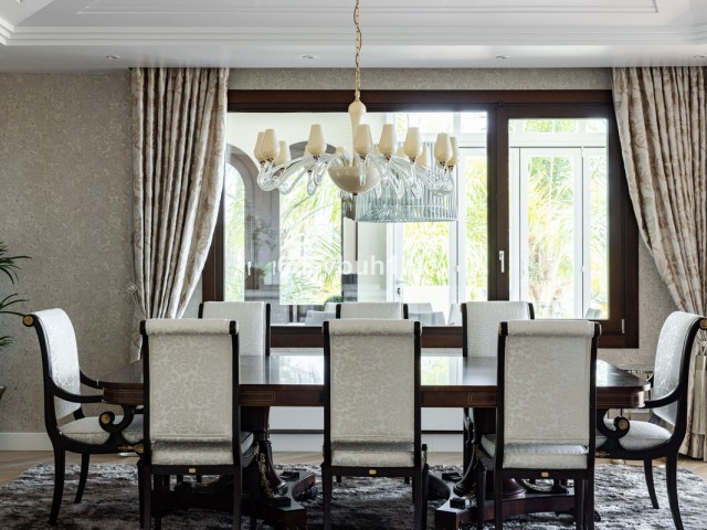 Villa con 7 Dormitorios  en Hacienda Las Chapas