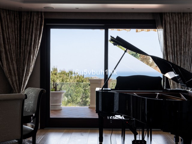 Villa con 7 Dormitorios  en Hacienda Las Chapas