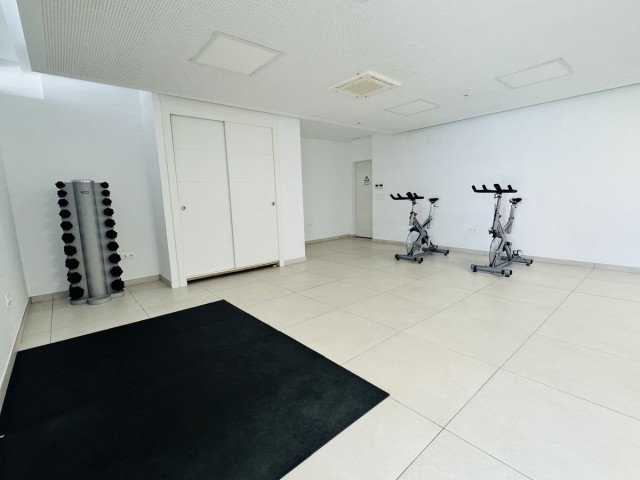 2 Bedrooms Apartment in Elviria