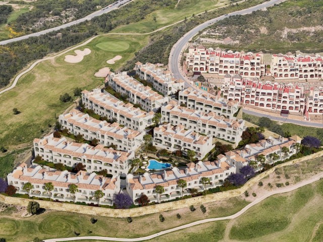 3 Bedrooms Townhouse in Estepona