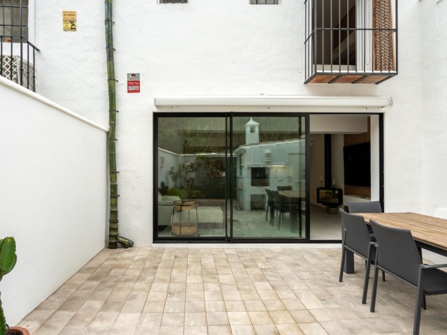 2 Bedrooms Townhouse in Marbella