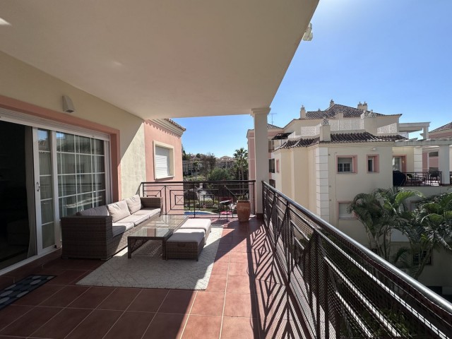 2 Bedrooms Apartment in Nueva Andalucía