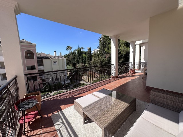 2 Bedrooms Apartment in Nueva Andalucía