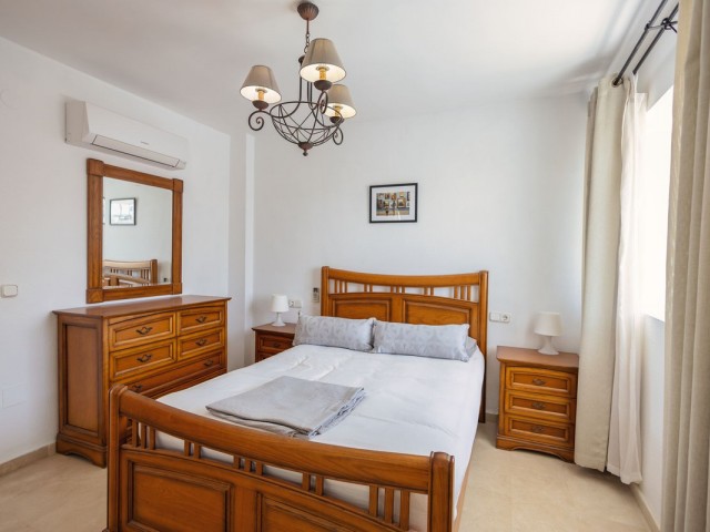 Maison mitoyenne avec 4 Chambres  à Riviera del Sol