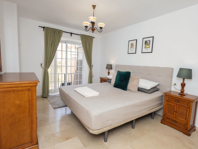 Maison mitoyenne avec 4 Chambres  à Riviera del Sol