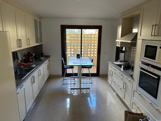 2 Bedrooms Apartment in Sotogrande Alto