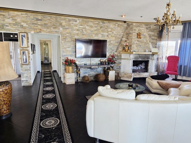 7 Bedrooms Villa in Mijas Costa