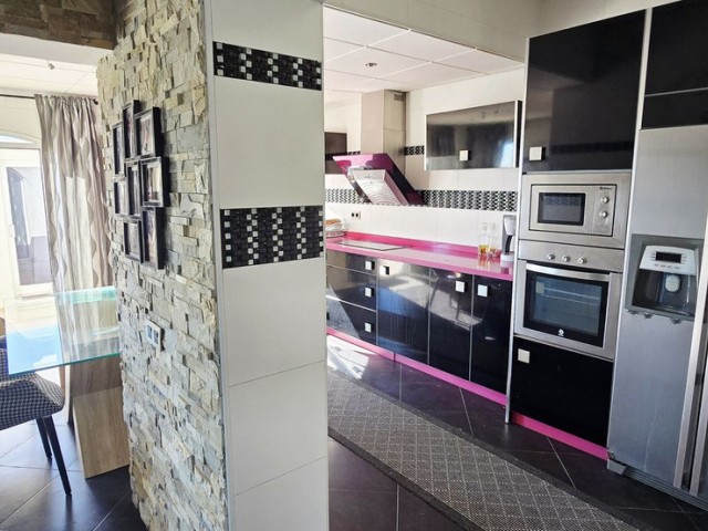 7 Bedrooms Villa in Mijas Costa