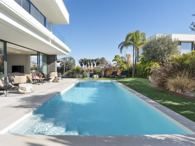 3 Makuuhuoneen Huvila Manilva