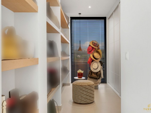 3 Makuuhuoneen Huvila Manilva