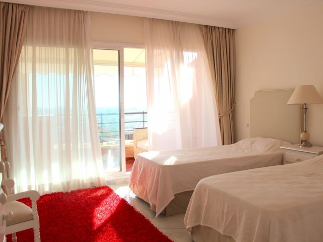 4 Soveroms Leilighet i Nueva Andalucía