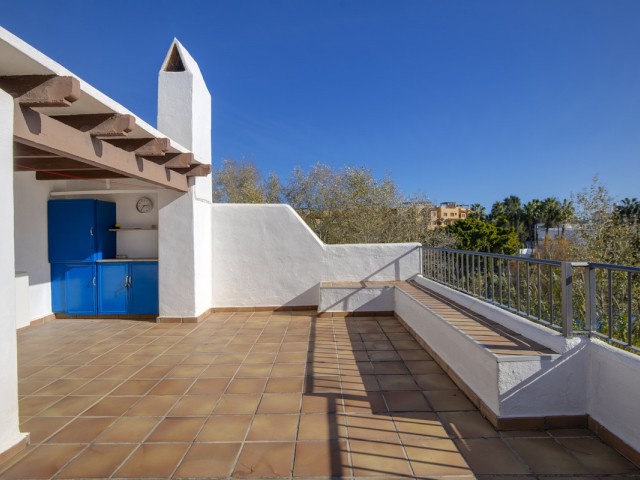 3 Bedrooms Townhouse in Estepona