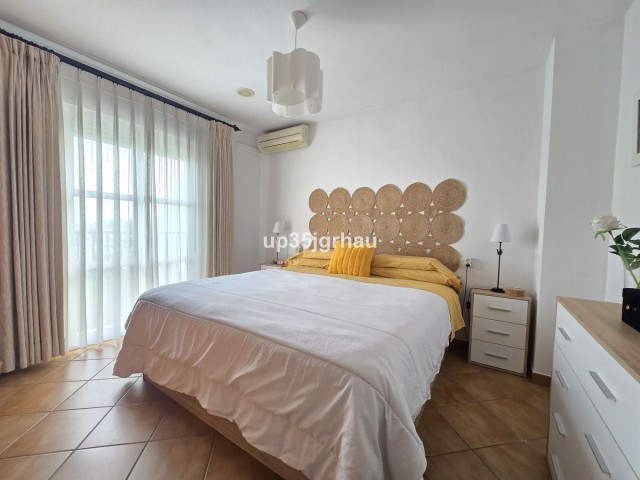 Maison mitoyenne avec 4 Chambres  à Cancelada