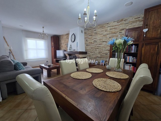 Maison mitoyenne avec 4 Chambres  à Cancelada