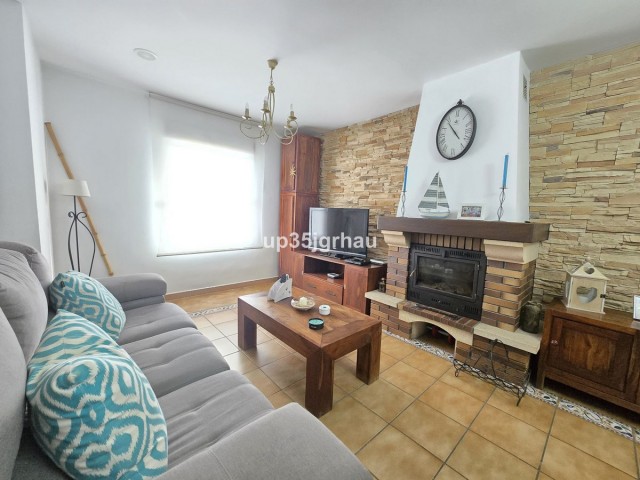 Maison mitoyenne avec 4 Chambres  à Cancelada