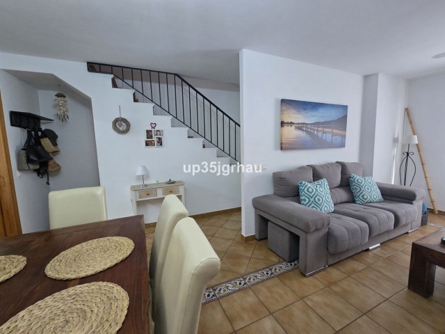 Maison mitoyenne avec 4 Chambres  à Cancelada