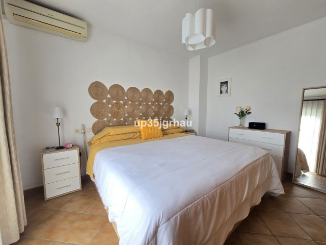 Maison mitoyenne avec 4 Chambres  à Cancelada