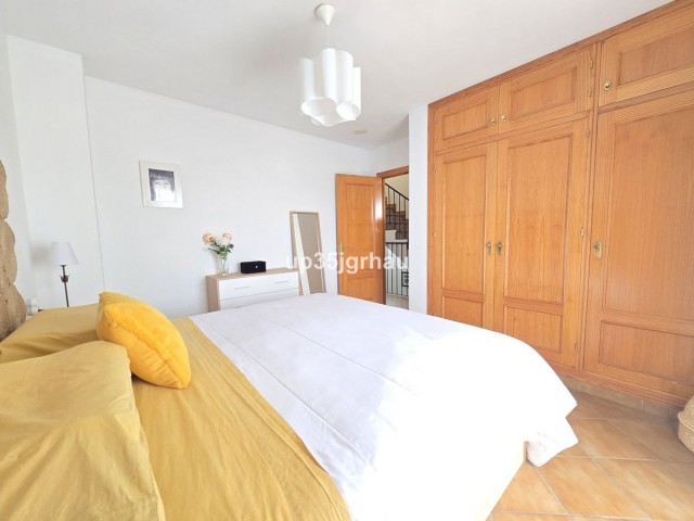 Maison mitoyenne avec 4 Chambres  à Cancelada