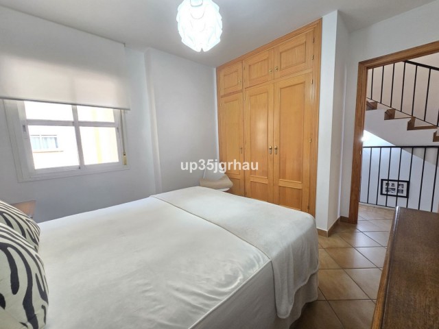 Maison mitoyenne avec 4 Chambres  à Cancelada