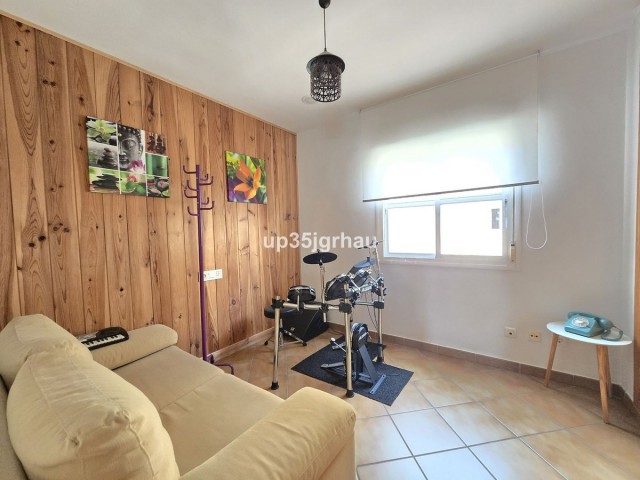 Maison mitoyenne avec 4 Chambres  à Cancelada