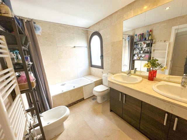 Apartamento con 2 Dormitorios  en La Alcaidesa