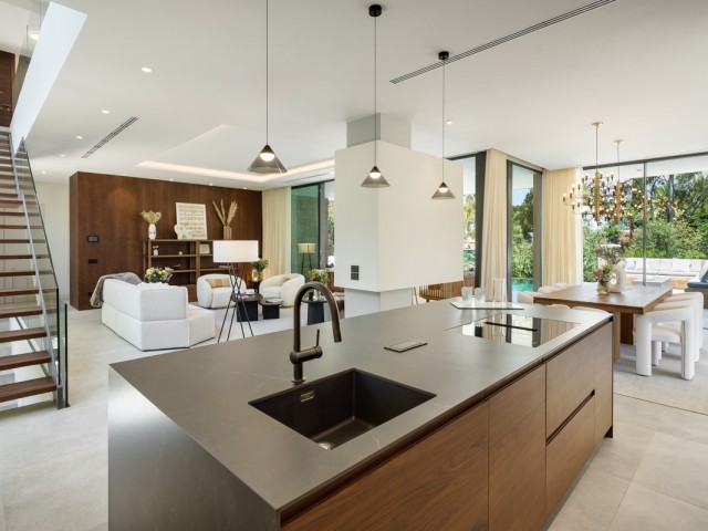 5 Makuuhuoneen Huvila Nueva Andalucía