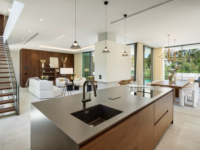 5 Schlafzimmer Villa in Nueva Andalucía