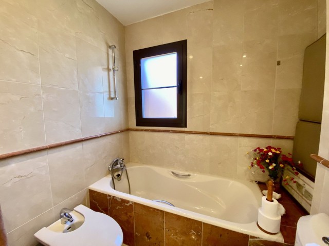 Appartement avec 3 Chambres  à Hacienda del Sol