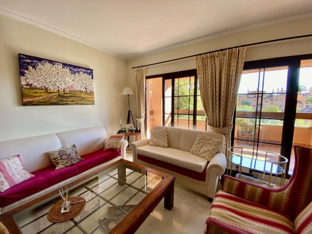 Huoneisto, Hacienda del Sol, R5223202