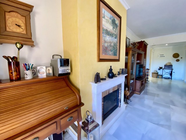 Huoneisto, Hacienda del Sol, R5223202