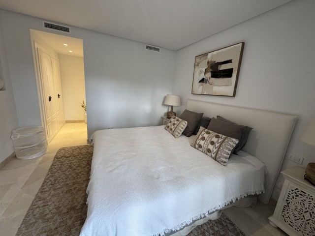 Apartamento con 2 Dormitorios  en Aloha