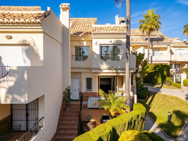 Villa, Costabella, R5286457