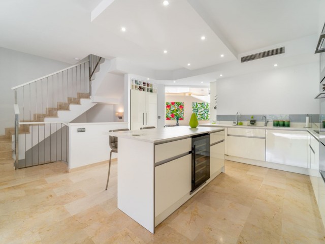 4 Makuuhuoneen Huvila Costabella