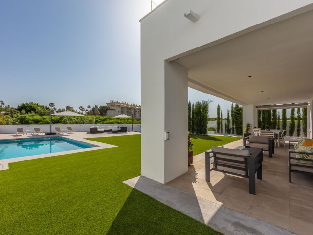4 Soveroms Villa i La Duquesa