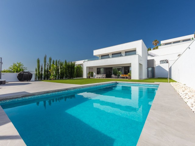 4 Soveroms Villa i La Duquesa