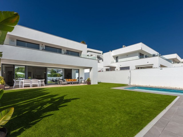4 Soveroms Villa i La Duquesa