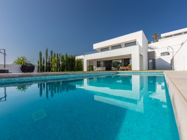 4 Soveroms Villa i La Duquesa