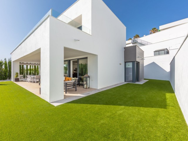4 Soveroms Villa i La Duquesa