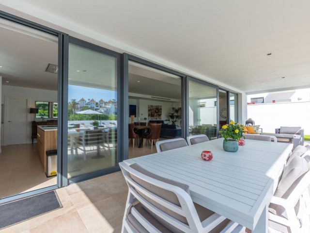 4 Soveroms Villa i La Duquesa