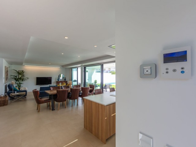 4 Soveroms Villa i La Duquesa