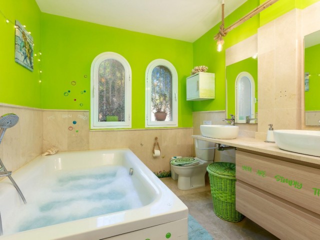 4 Bedrooms Villa in Riviera del Sol