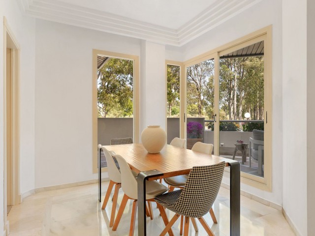 Appartement avec 3 Chambres  à Nueva Andalucía