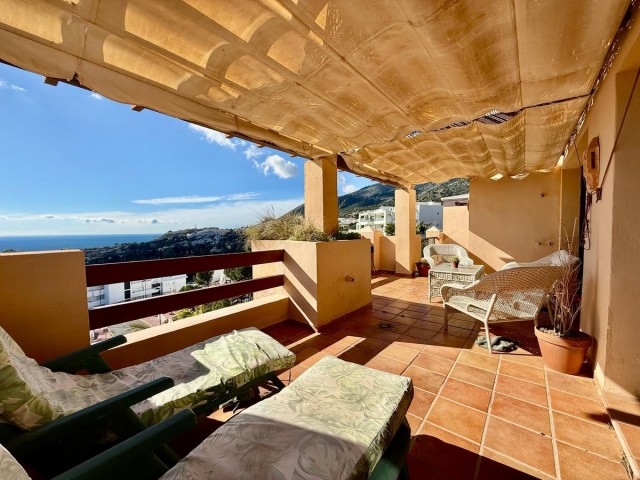 Apartamento con 4 Dormitorios  en Benalmadena